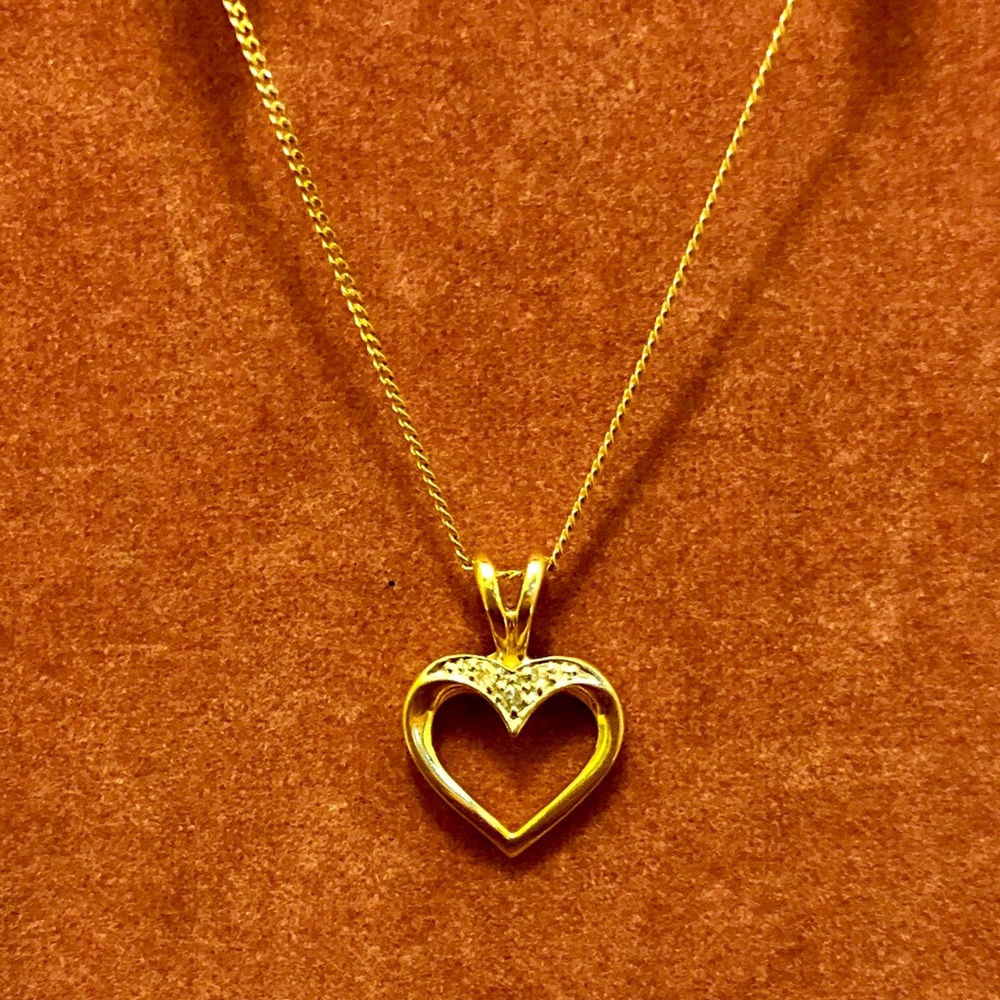 10k gold and diamond heart necklace